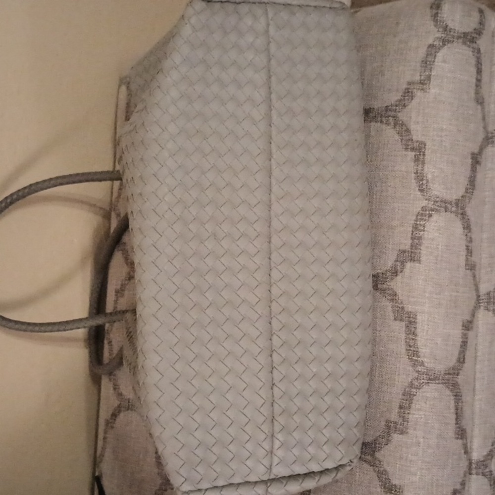 Woven Tote - Picture 3 of 8